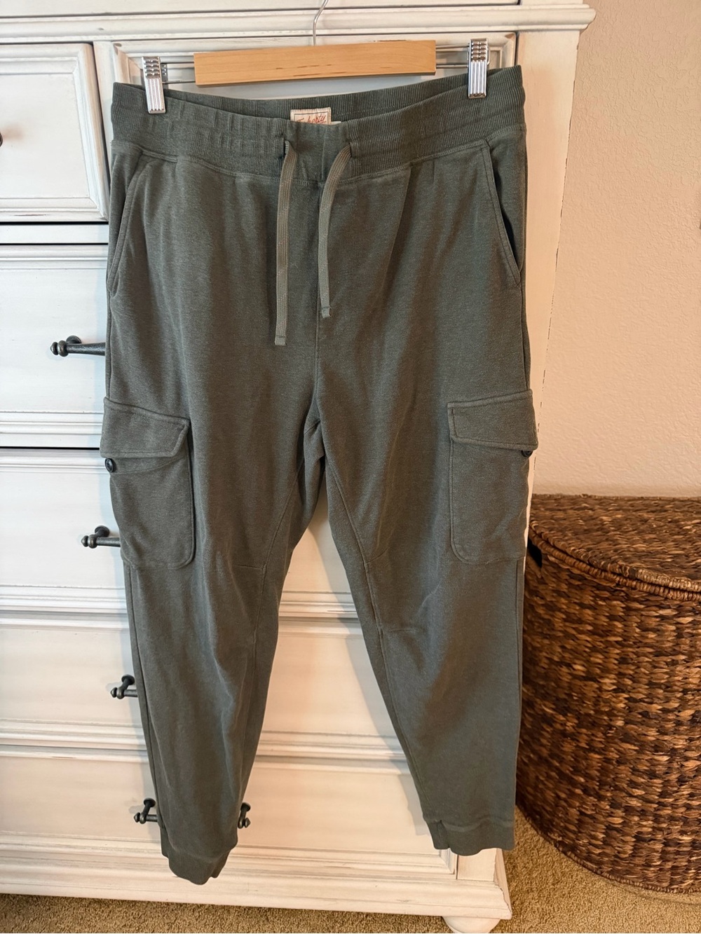Faherty cargo joggers